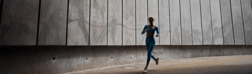 Group of fitness participants exercising outdoors in Dubai during the Dubai Fitness Challenge