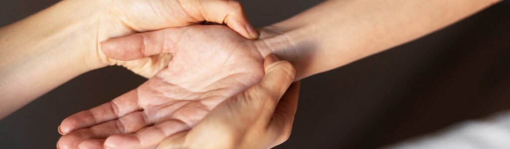 Hand Reflexology Points, channelize your Qi.